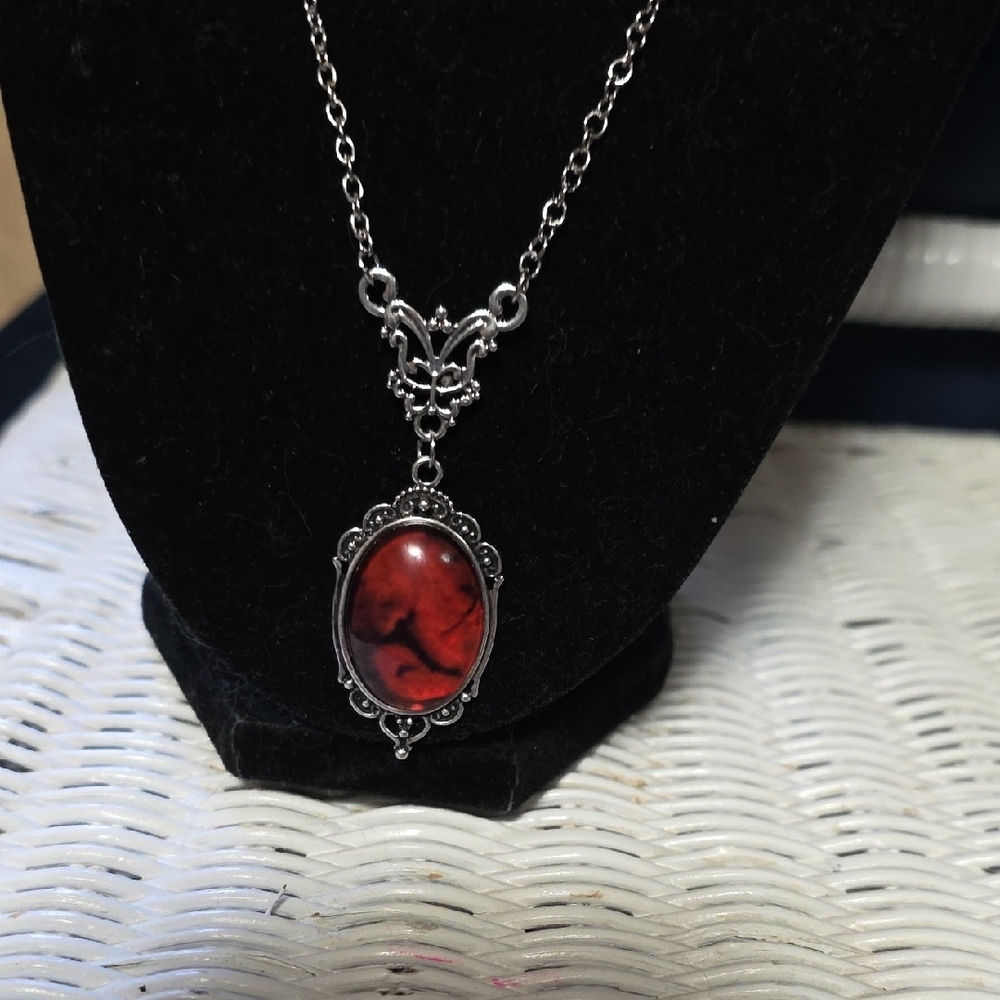 Elegant Red Pendant Necklace